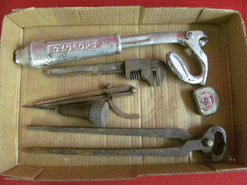 lot 195 image: tools