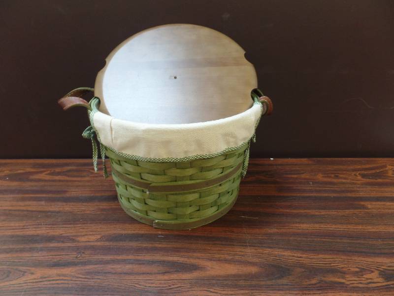 lot 502 image: Longaberger Bushel Basket