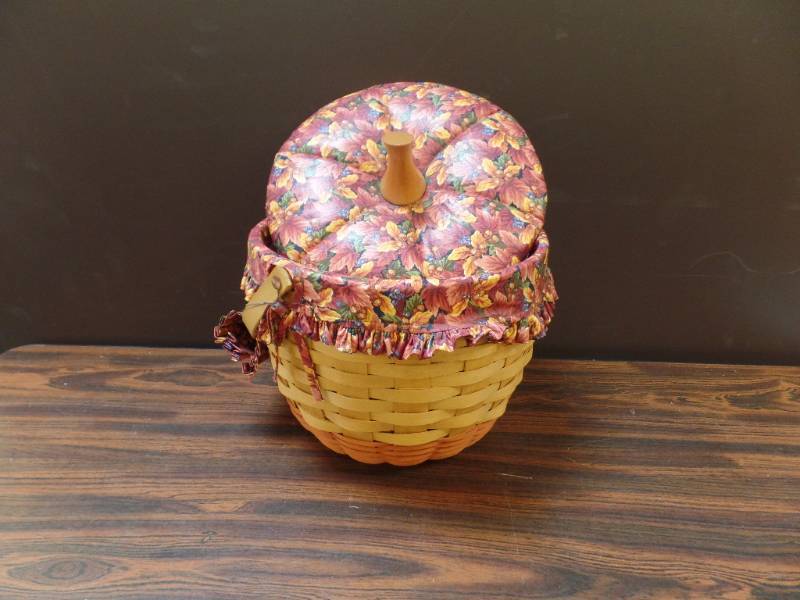lot 508 image: Longaberger Basket