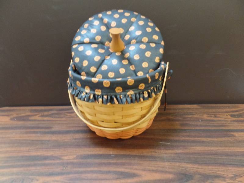 lot 509 image: Longaberger Basket