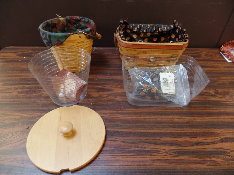 lot 542 image: Longaberger Baskets