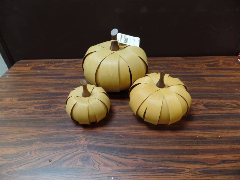 lot 545 image: Longaberger Pumpkins