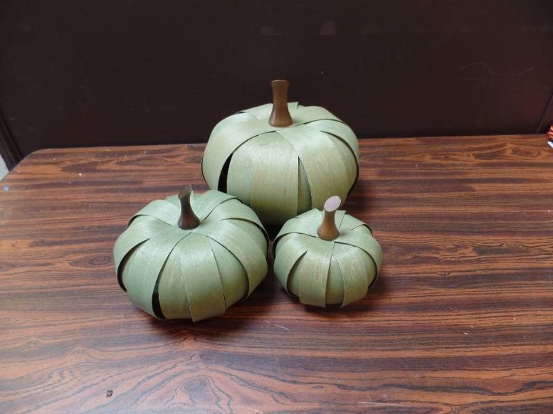lot 546 image: Longaberger Pumpkins