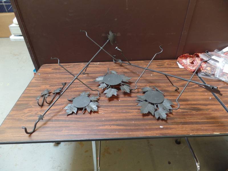 lot 548 image: Longaberger Ornamental Iron Display Items