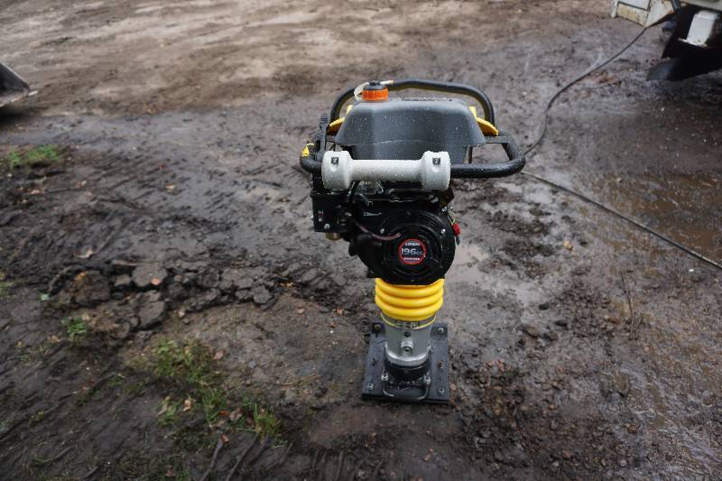 lot 13 image: AJLR Model RM196LC Jumping Jack Plate Packer