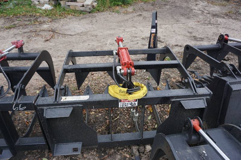 lot 17 image: Universal Mount Bobcat Skid Loader Skid Steer 48 Root Grapple Bucket