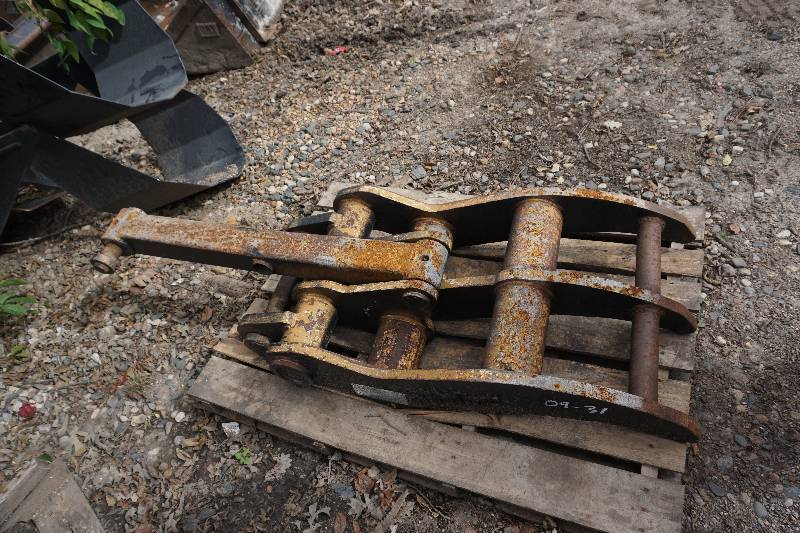lot 22 image: Bodine Brand Full Size Excavator Hydraulic Thumb Attachment