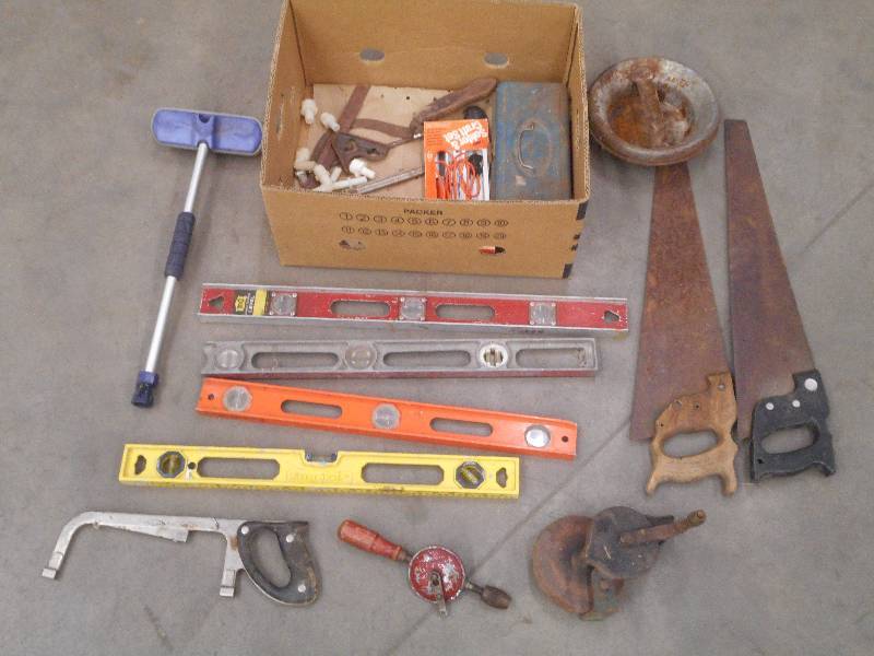 lot 72 image: Box Of Assorted Levels, Saws, Hand...