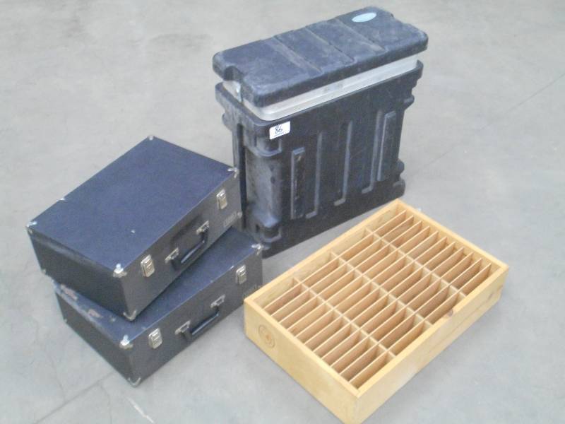 lot 86 image: Lot Of (2) Laning Travel Cases, (1...