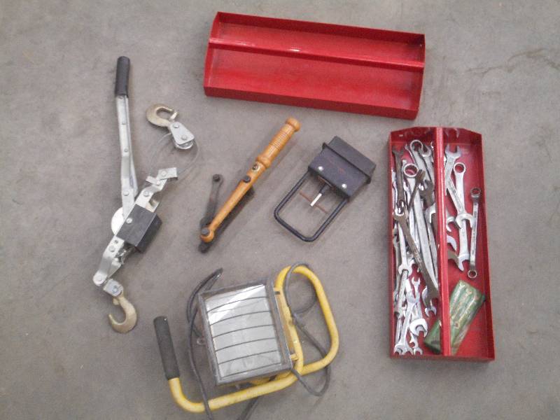 lot 102 image: Lot Of Tool Trays, Wrenches, Magne...