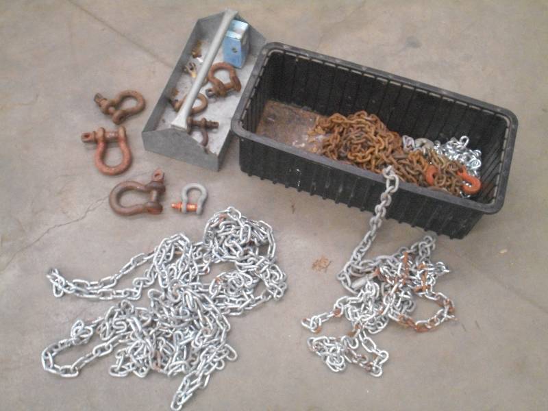lot 103 image: Tote Full Of 14 Chains & Assorted...