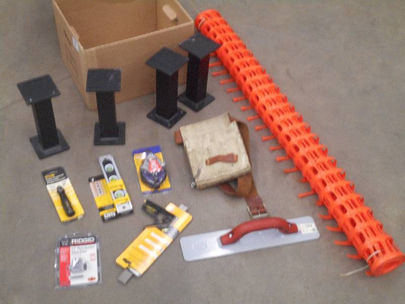 lot 117 image: Box Of Assorted New Carpentry Tool...