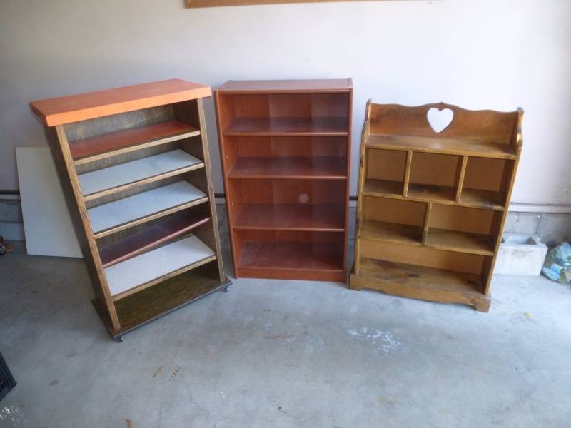 lot 29 image: Assorted Shelves x 3