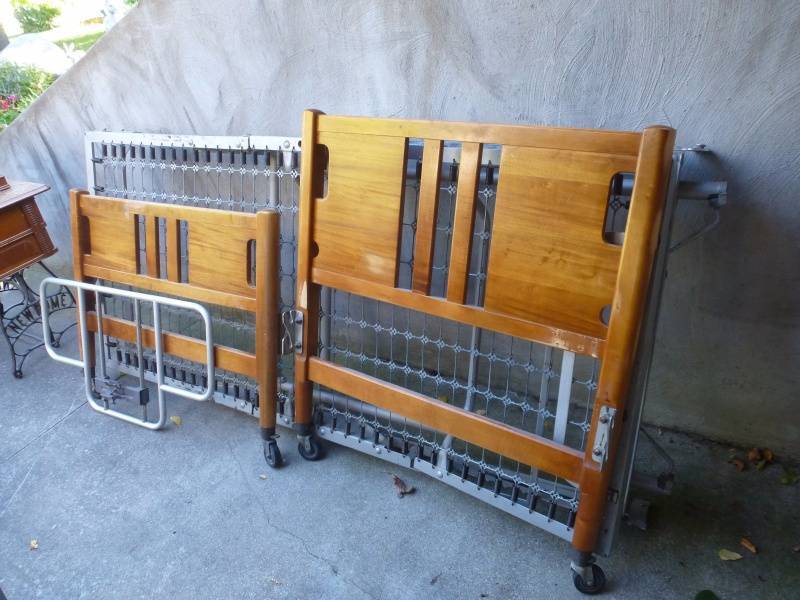 lot 46 image: Hospital Bed