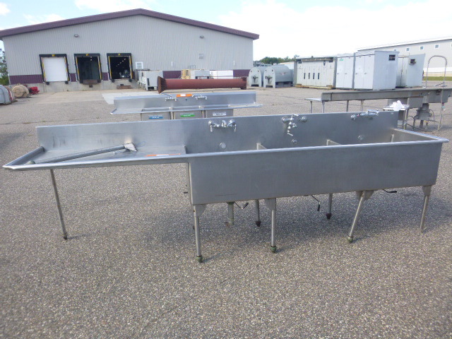 lot 30 image: 3 Bay Stainless Steel Sink