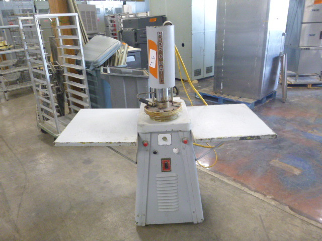 lot 16 image: Kaiser Hydro-Matic