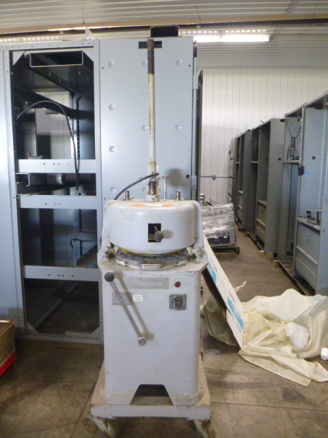 lot 18 image: Champion Model 36 Divider