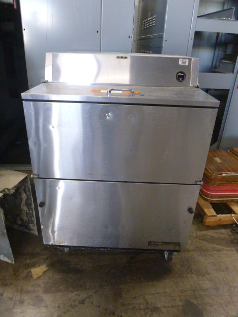 lot 40 image: True Reach in Cooler
