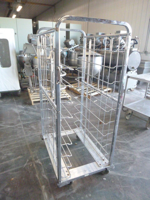lot 73 image: Food Tray Cart
