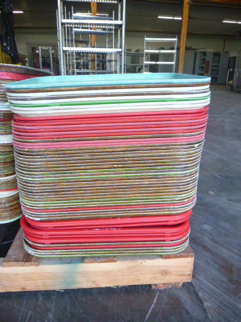lot 79 image: Trays