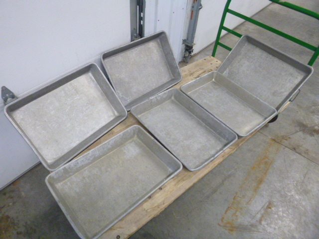 lot 95 image: 6 Aluminum Pans