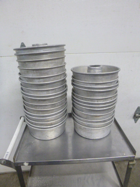 lot 97 image: Cake Pans
