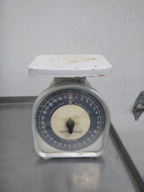 lot 101 image: Pelouze Portion Controller Scale