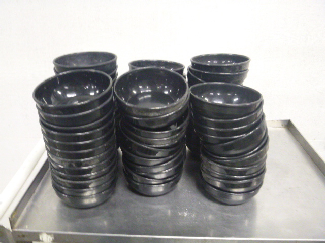 lot 103 image: 14 Aluminum Bread Pans