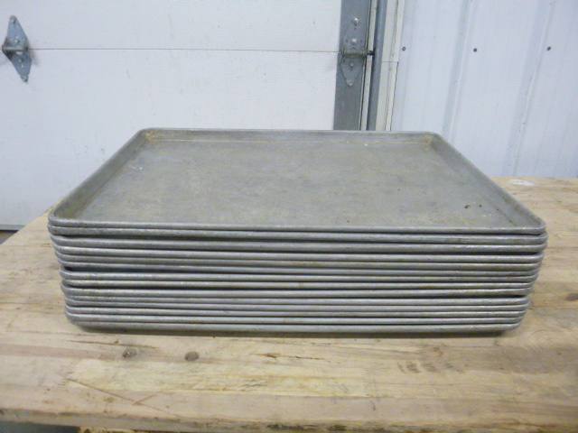 lot 130 image: 14 Sheet Pans