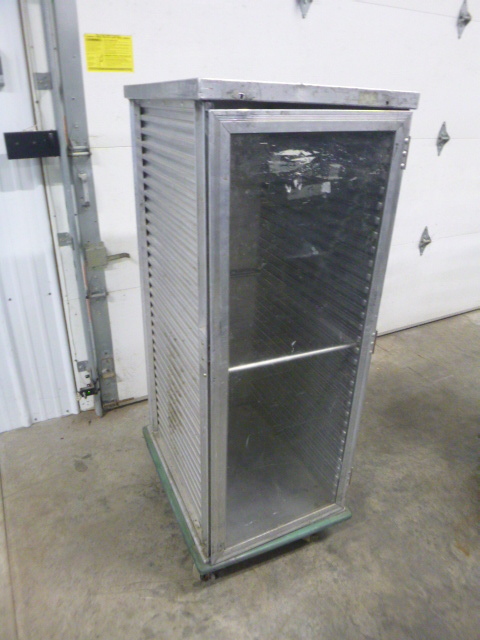 lot 138 image: Enclosed Sheet Pan Transport
