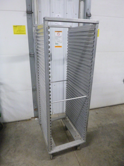 lot 160 image: Sheet Pan Cart