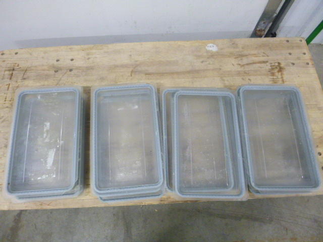 lot 193 image: 16 Full Size Steam Pan Covers