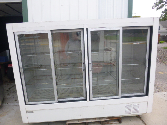 lot 207 image: Superior Refrigerator