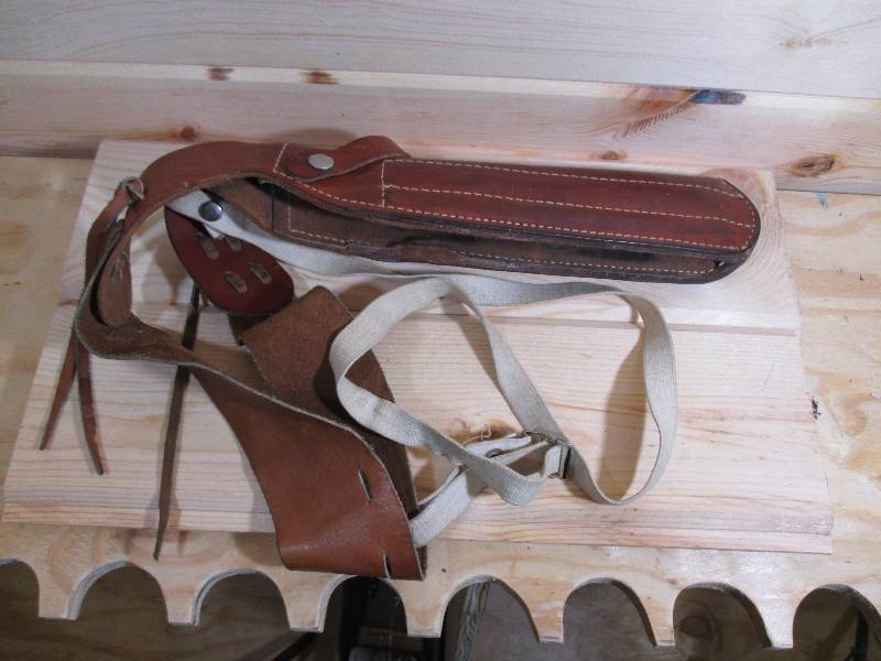 lot 21 image: Shoulder Holster - large caliber revolver