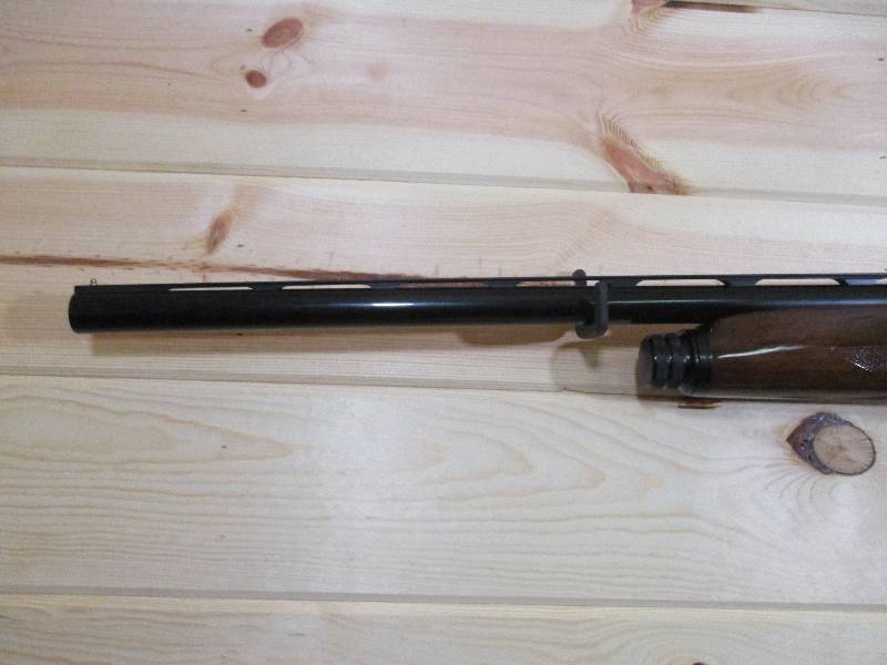 lot 1 image: Stoeger Luger Ducks Unlimited Semi-Auto Shotgun