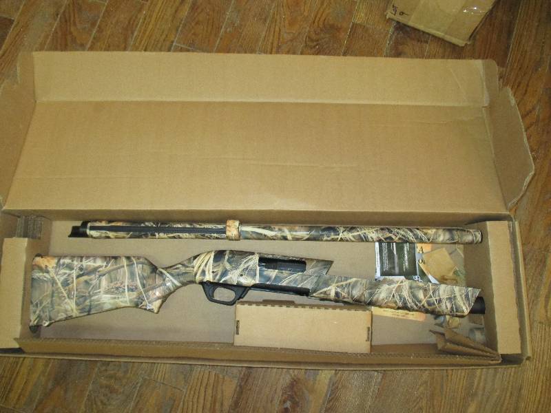 lot 12 image: Remington M887 Nitro Mag pump shotgun