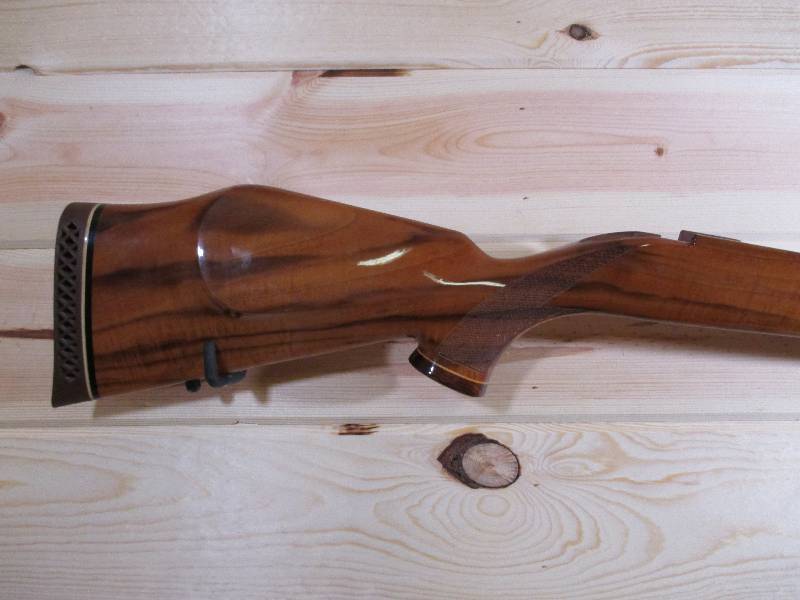 lot 13 image: Weatherby Stock, wood, monte carlo style