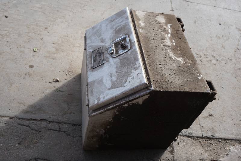 lot 7 image: Merritt Brand Saddle Box 24 Tool Box