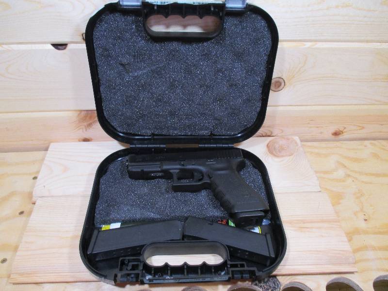 lot 5 image: Glock G22 Gen 3 Semi-auto Pistol