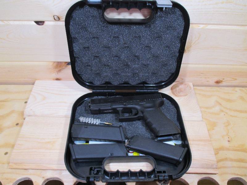 lot 11 image: Glock G22 Gen 3 Semi-auto Pistol