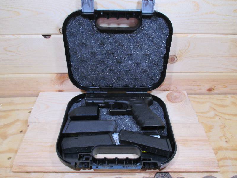 lot 13 image: Glock G22 Gen 3 Semi-auto Pistol