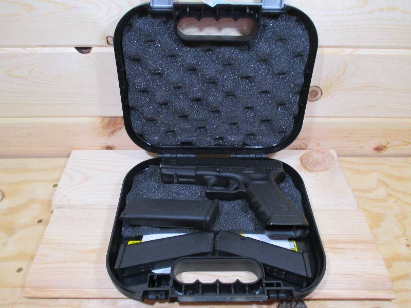lot 17 image: Glock G22 Gen 3 Semi-auto Pistol