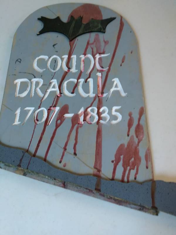 lot 33 image: Halloween