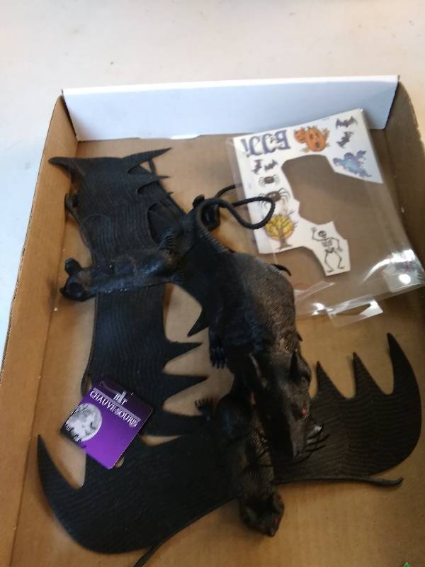 lot 37 image: Halloween