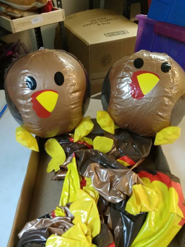 lot 42 image: Fall Dcor