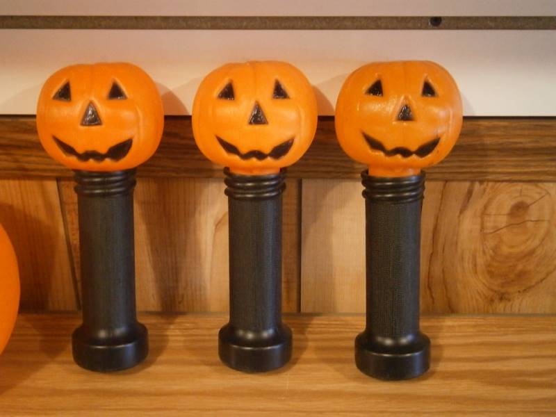(3) Vintage Halloween Flashlights & (2) Candy Buckets