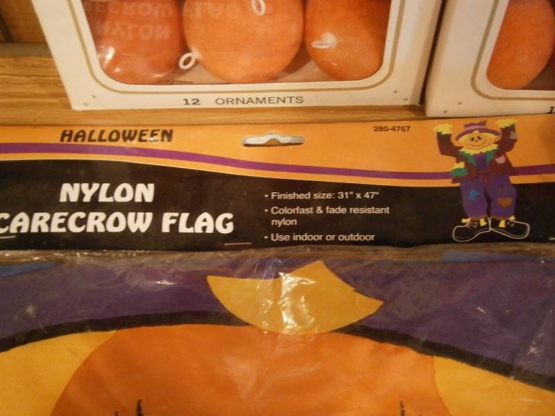 (New) Scarecrow Flag & Ornaments