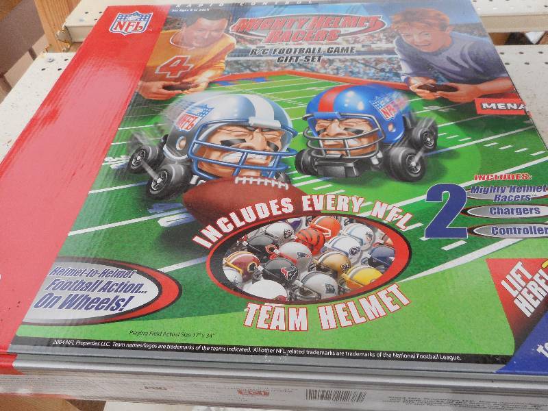 lot 9 image: MIGHTY HELMET RACERS
