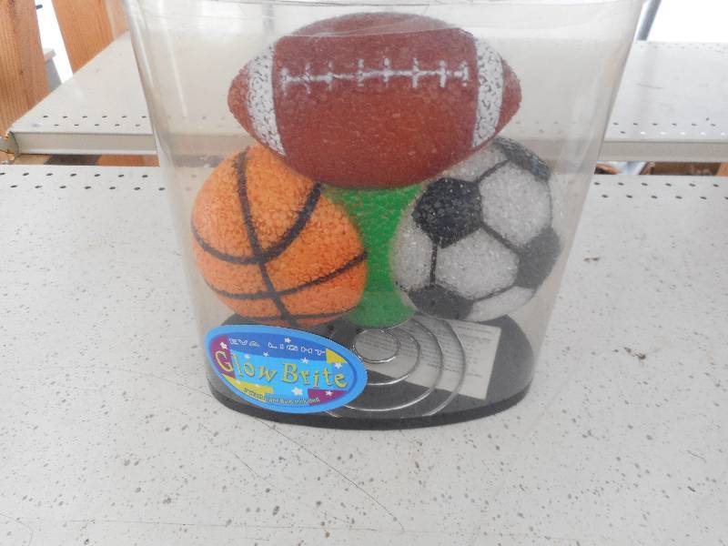 lot 11 image: GLOW BRIGHT NIGHT LIGHT
