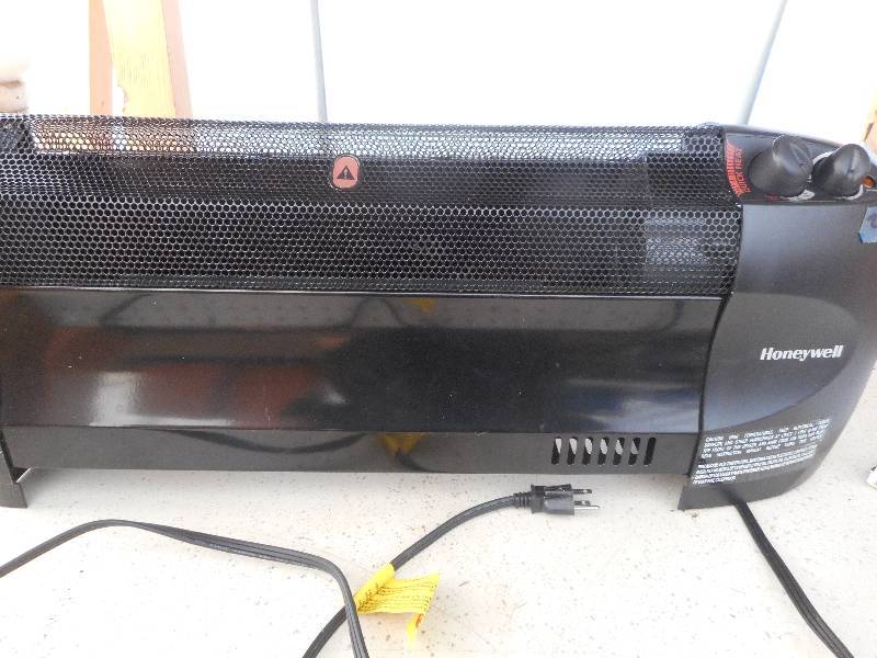 lot 21 image: HONEY WELL HEATER